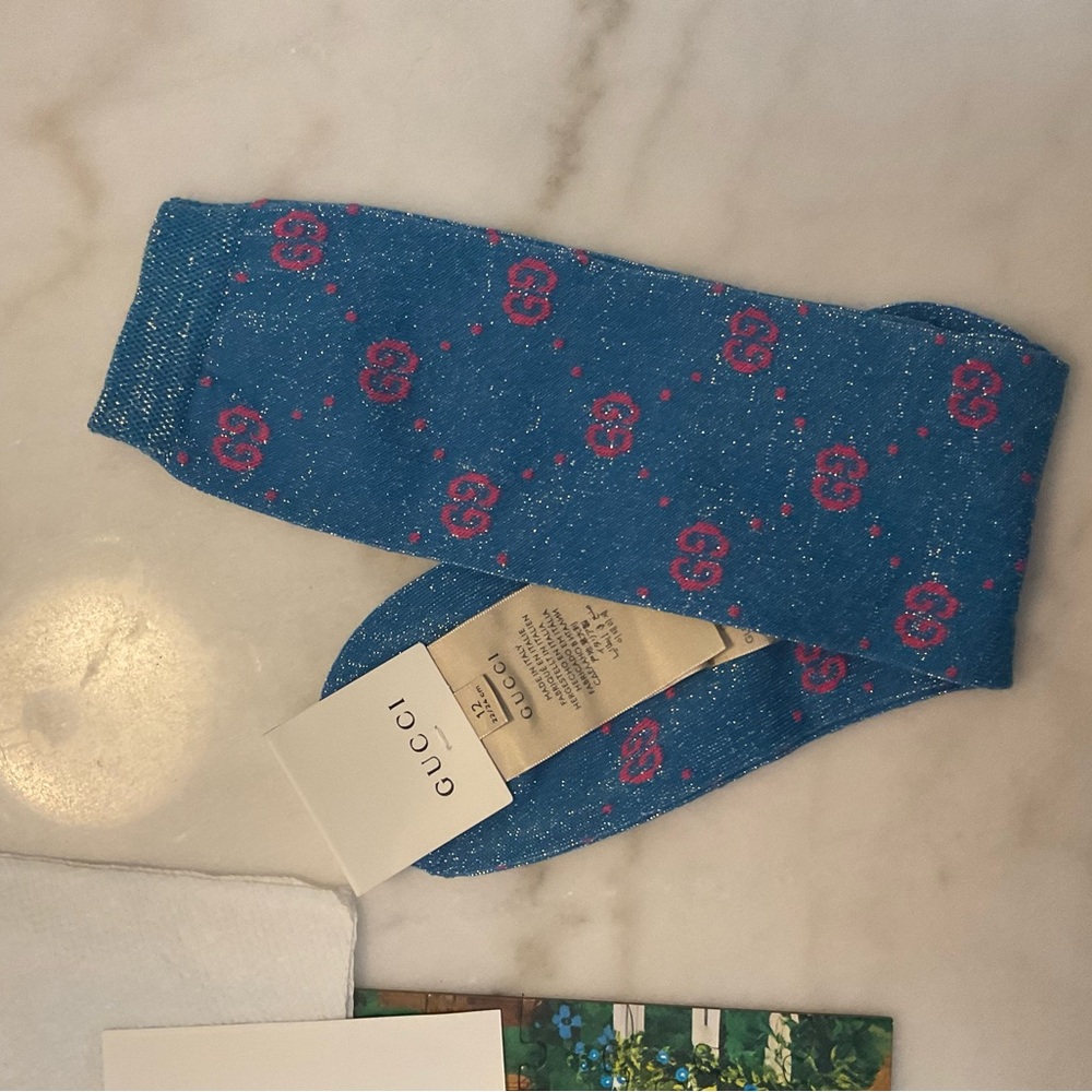 Gucci Women's Socks in Vibrant Blue and Pink